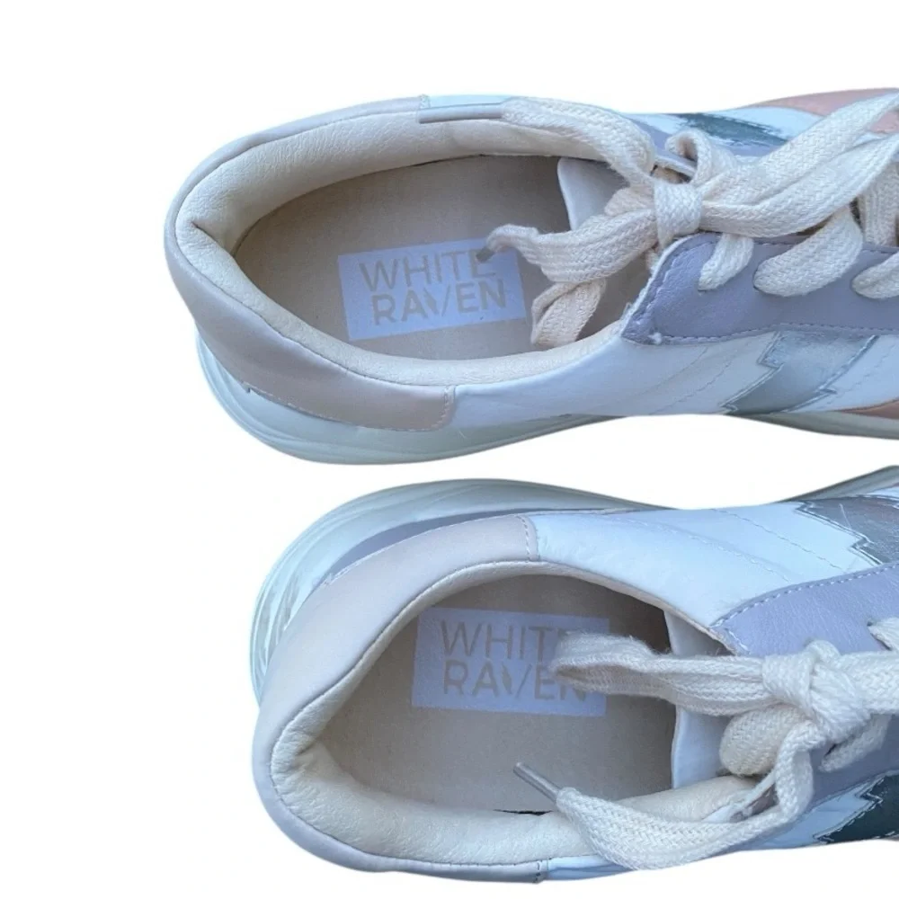 White Raven Women’s Sneakers I Size: 9